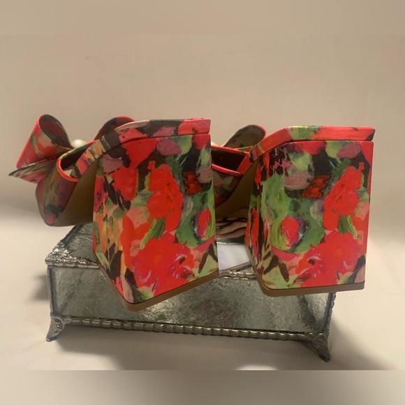 NWOB BETSEY JOHNSON JORDN RED/GREEN FLORAL MESH/BOW/PEARL SLIP ON BLOCK HEELS 9 - Picture 13 of 16